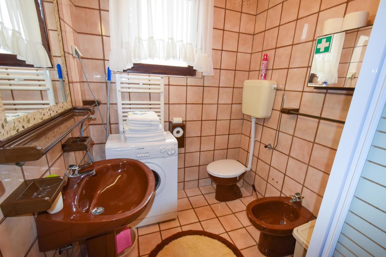 Apartment Petrlin Malinska Esterno foto