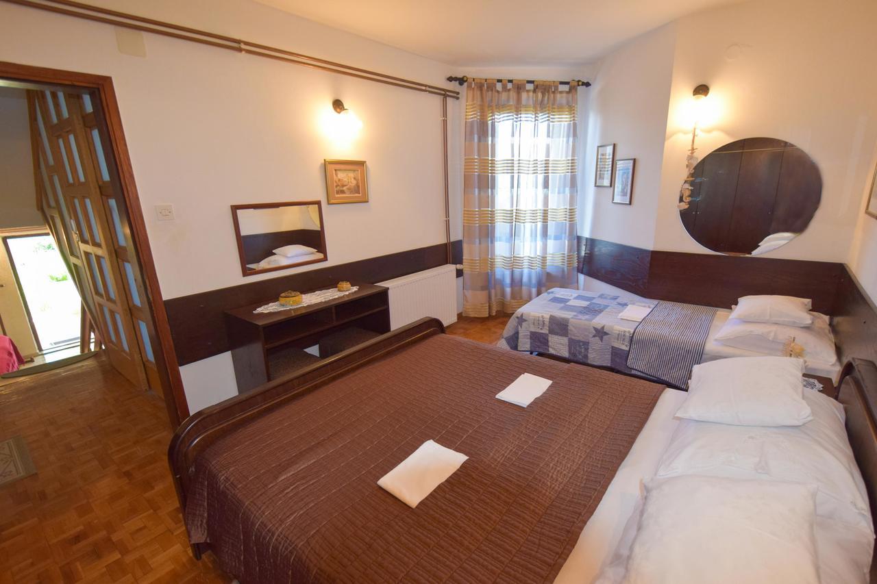 Apartment Petrlin Malinska Esterno foto